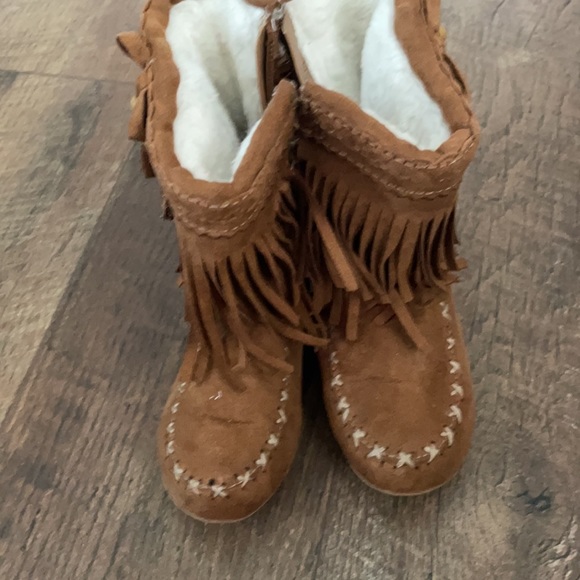 Baby girl boots, size 7 - Picture 2 of 7